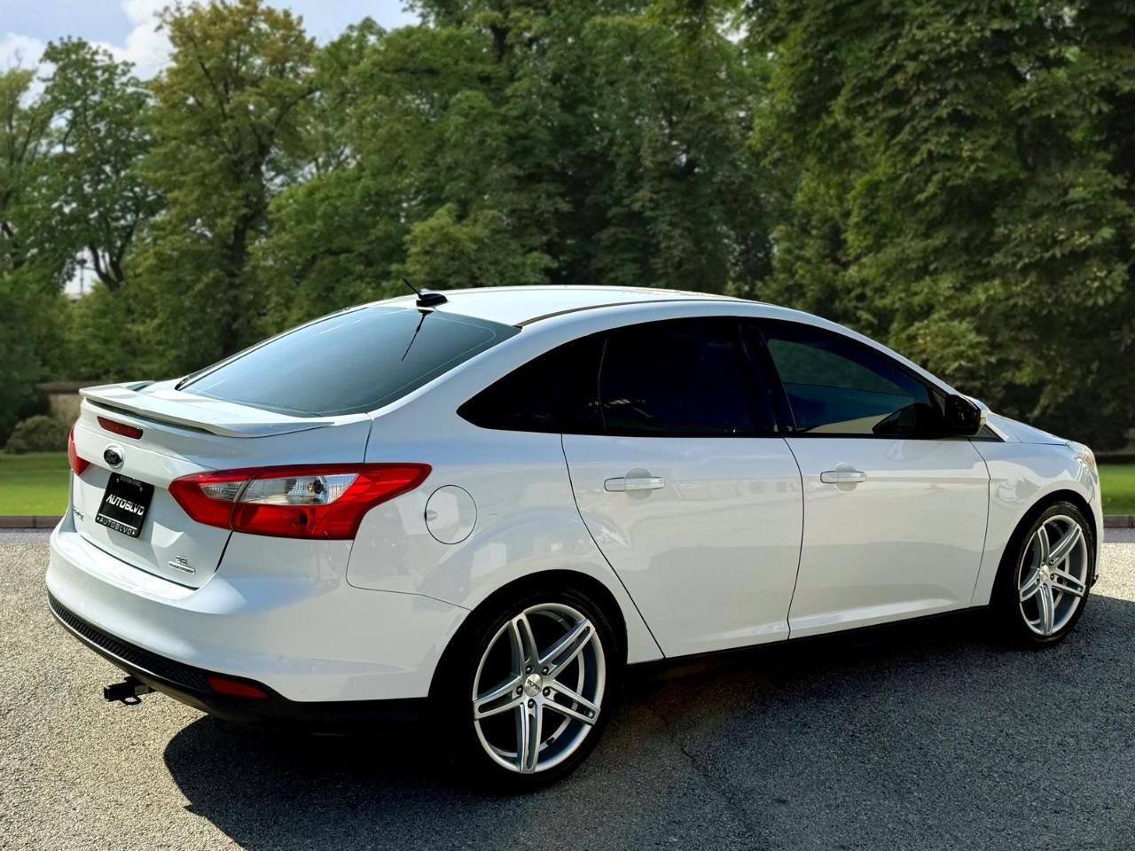 Ford Focus 4dr Sdn SE 2014