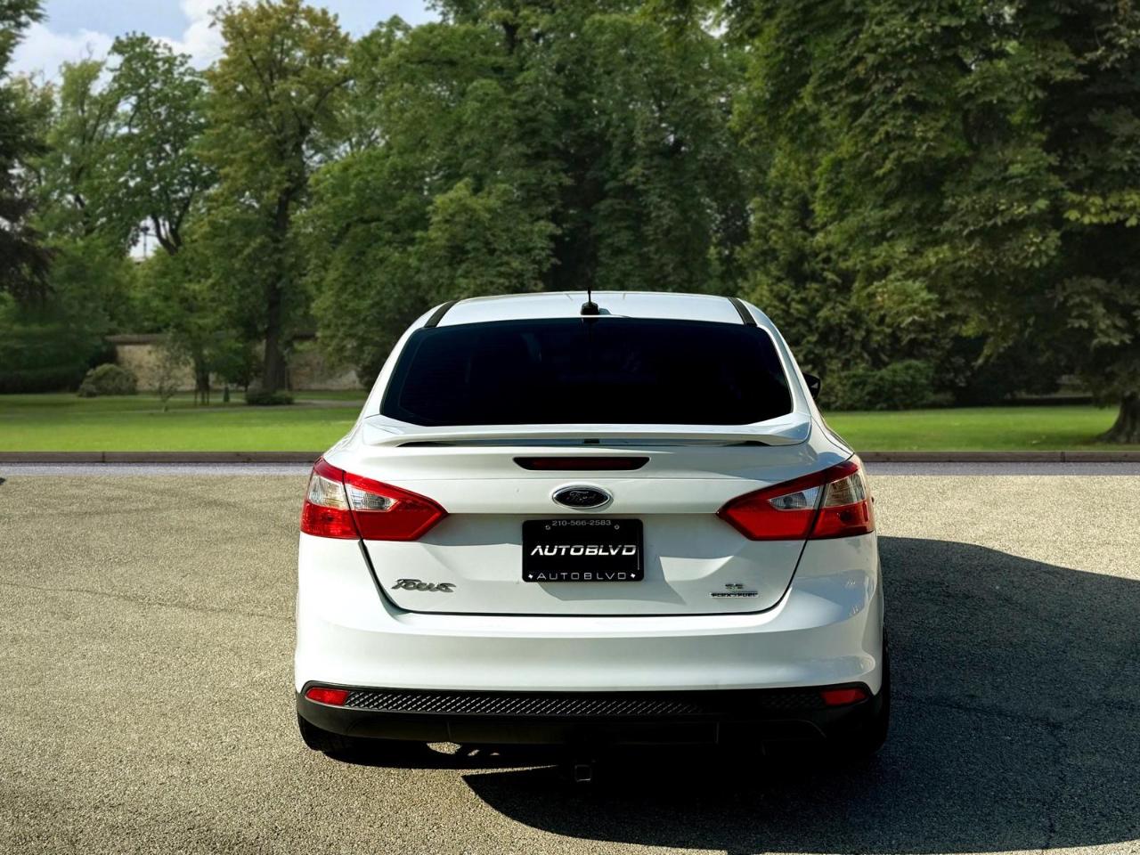 Ford Focus 4dr Sdn SE 2014