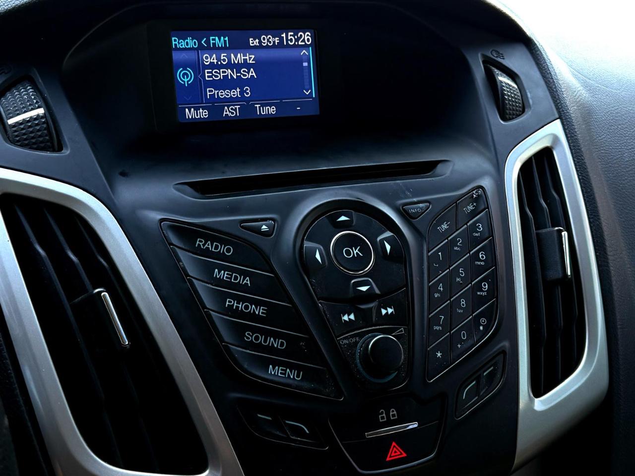 Ford Focus 4dr Sdn SE 2014