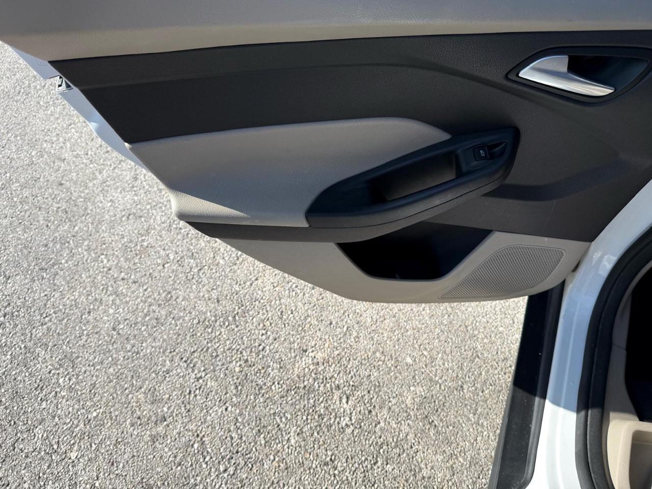 Ford Focus 4dr Sdn SE 2014
