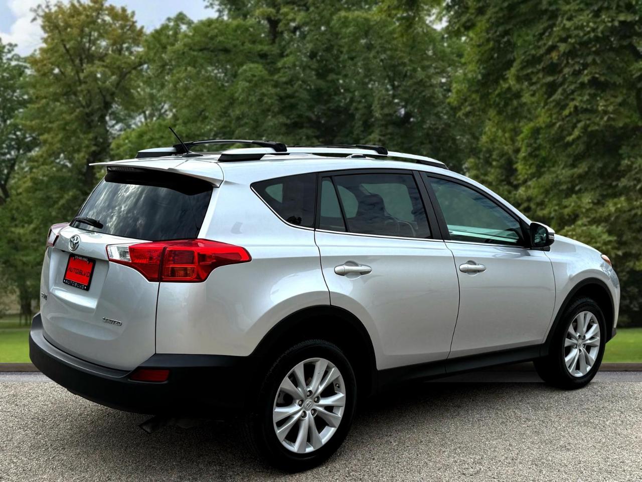 Toyota RAV4 FWD 4dr Limited (Natl) 2015