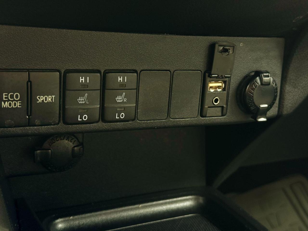 Toyota RAV4 FWD 4dr Limited (Natl) 2015
