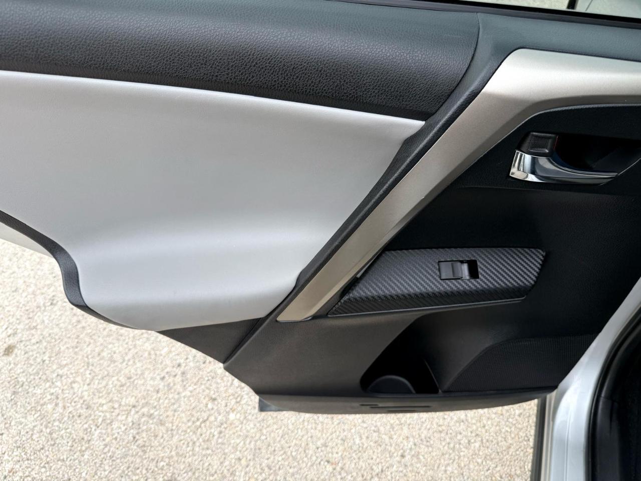 Toyota RAV4 FWD 4dr Limited (Natl) 2015
