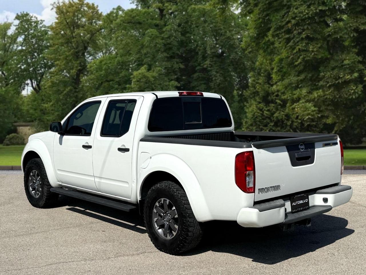 Nissan Frontier 2WD Crew Cab SWB Auto Desert Runner 2016