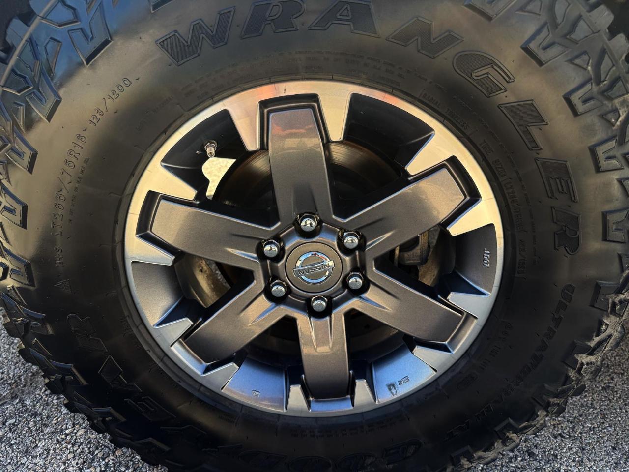 Nissan Frontier 2WD Crew Cab SWB Auto Desert Runner 2016