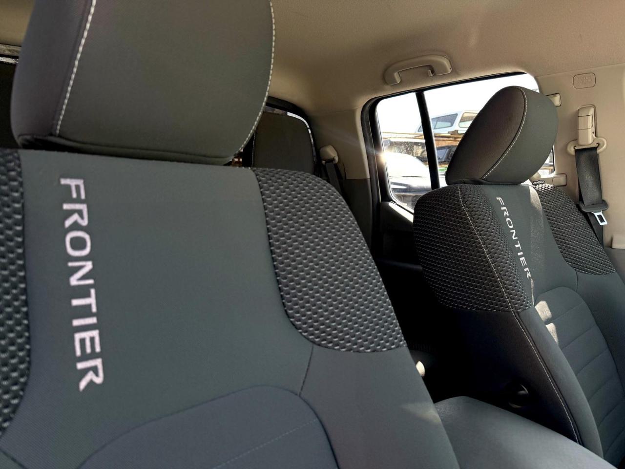 Nissan Frontier 2WD Crew Cab SWB Auto Desert Runner 2016