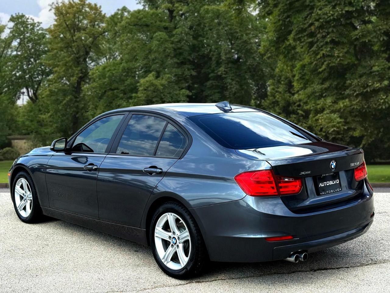 BMW 3 Series 4dr Sdn 328i xDrive AWD SULEV 2015
