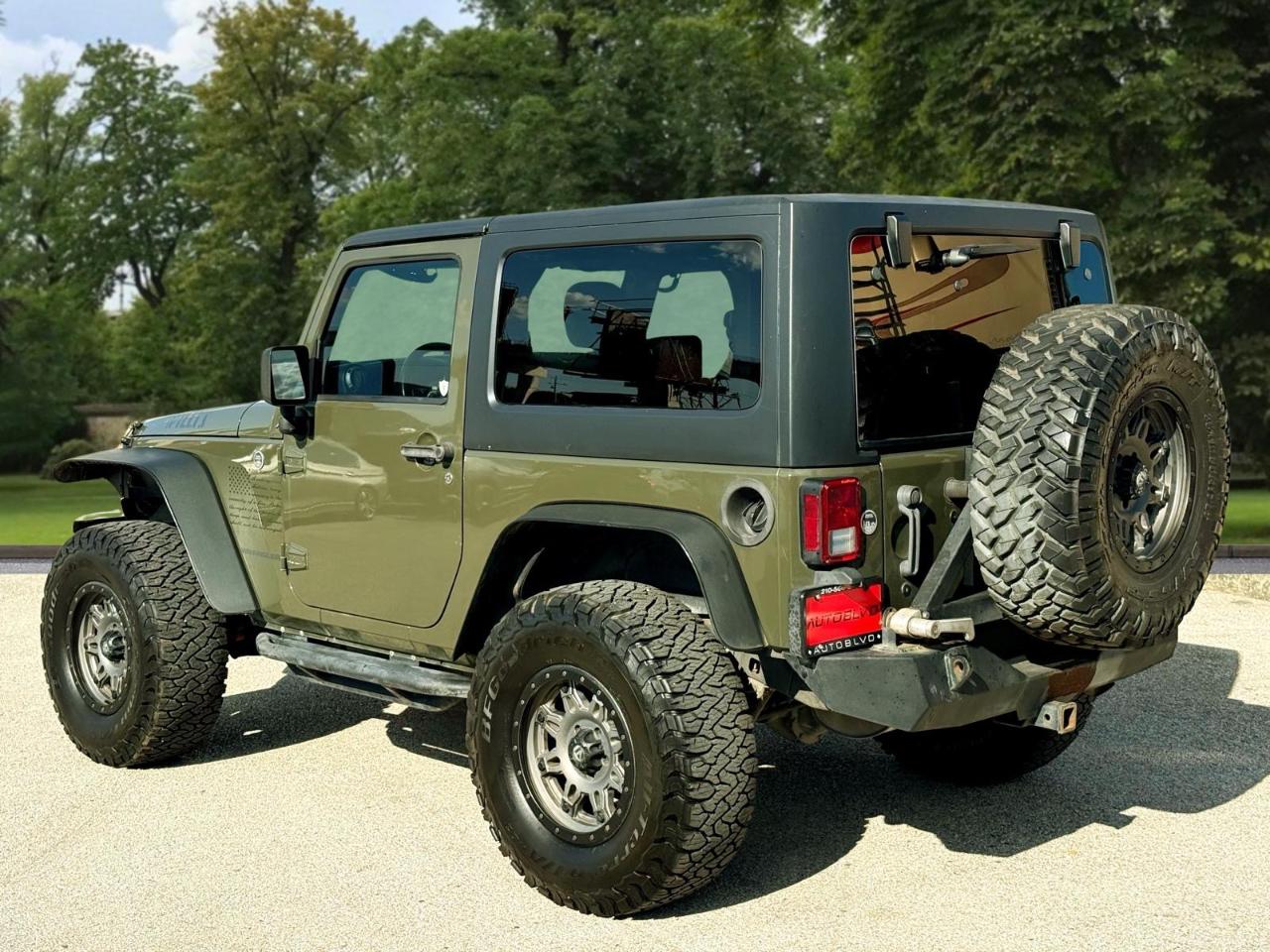 Jeep Wrangler 4WD 2dr Willys Wheeler 2015