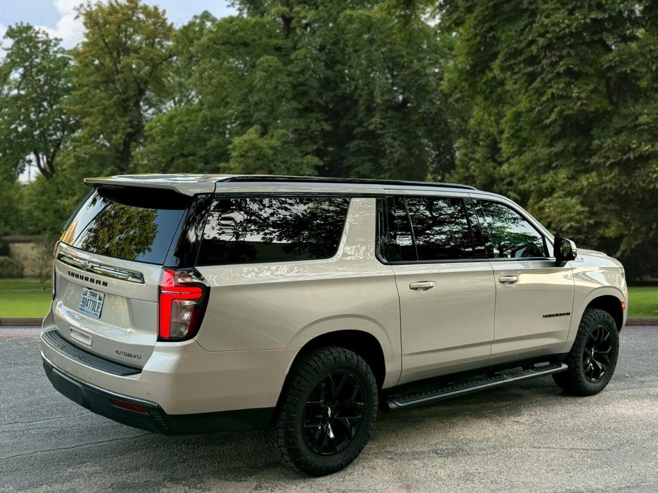 Chevrolet Suburban 4WD 4dr Z71 2022