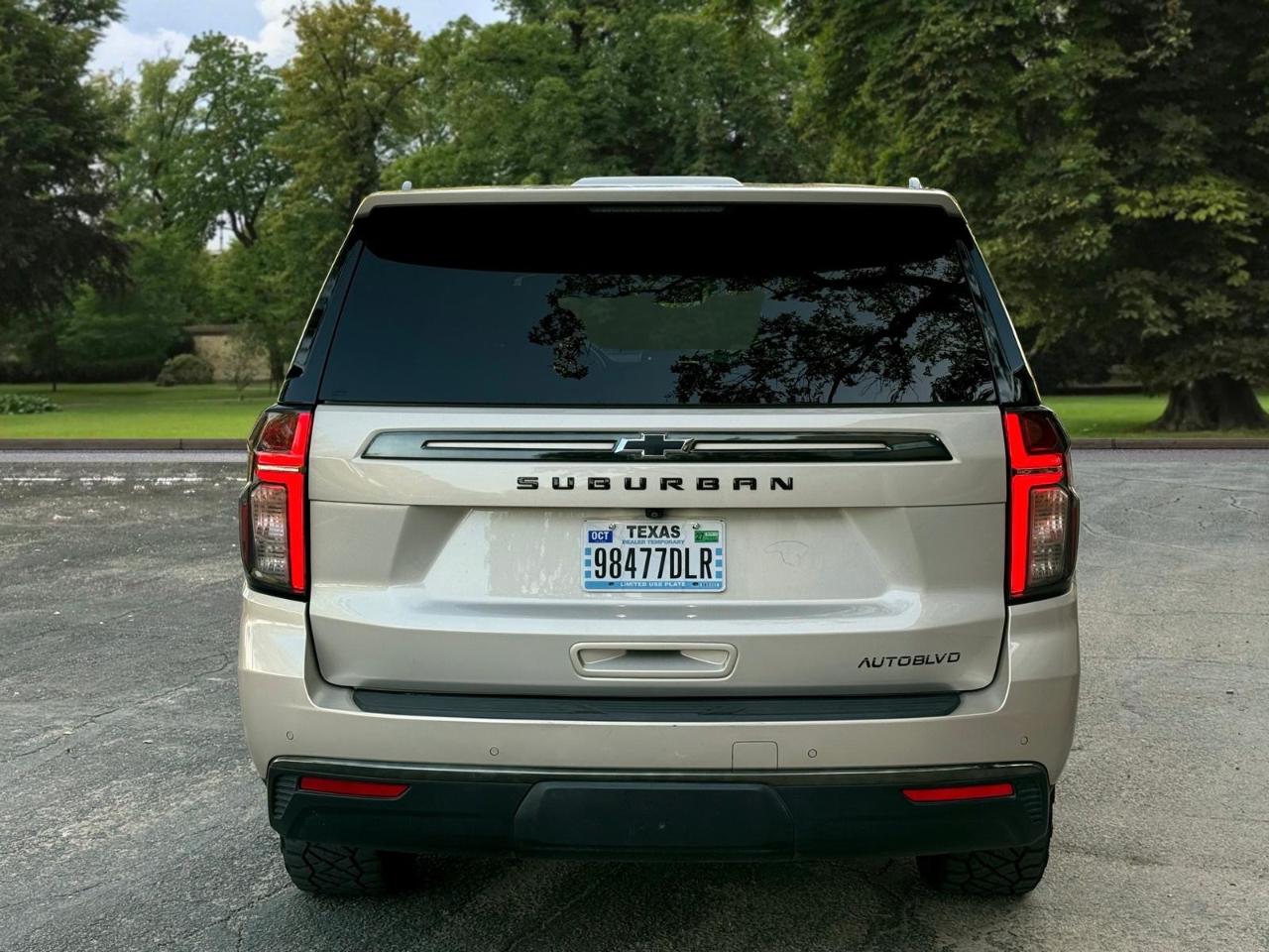 Chevrolet Suburban 4WD 4dr Z71 2022