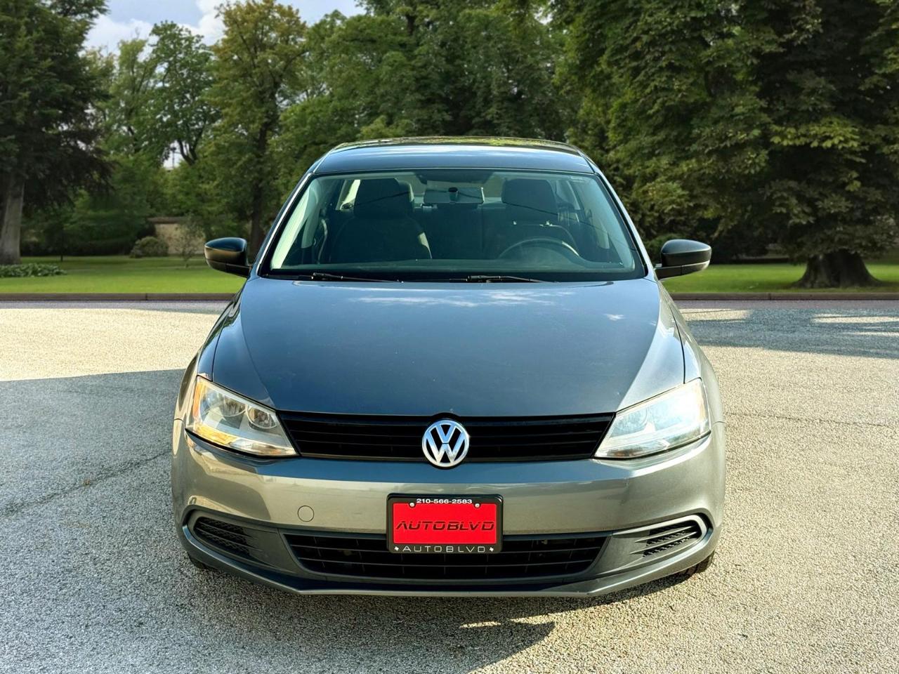 Volkswagen Jetta Sedan 4dr Man Base 2014