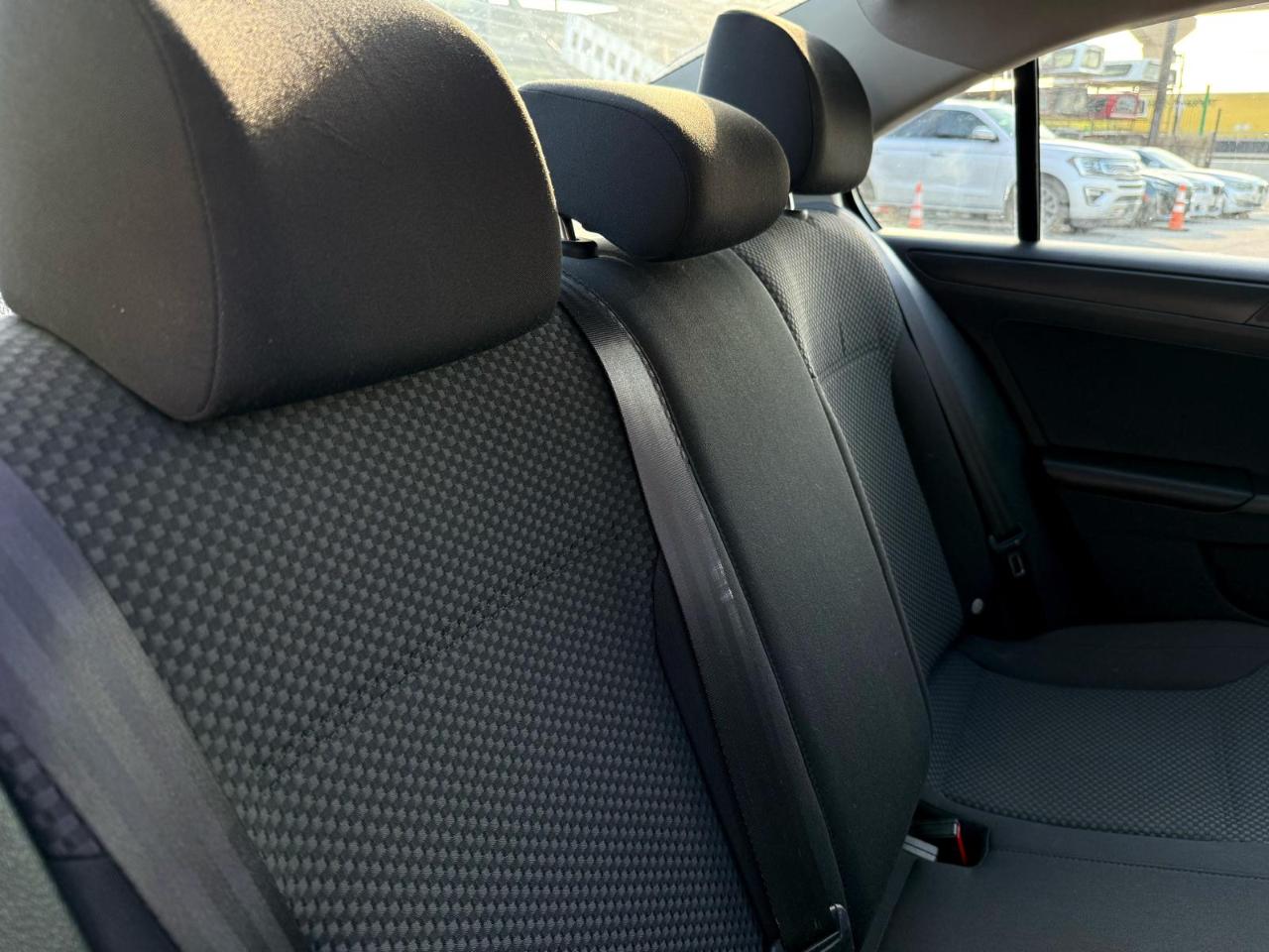 Volkswagen Jetta Sedan 4dr Man Base 2014
