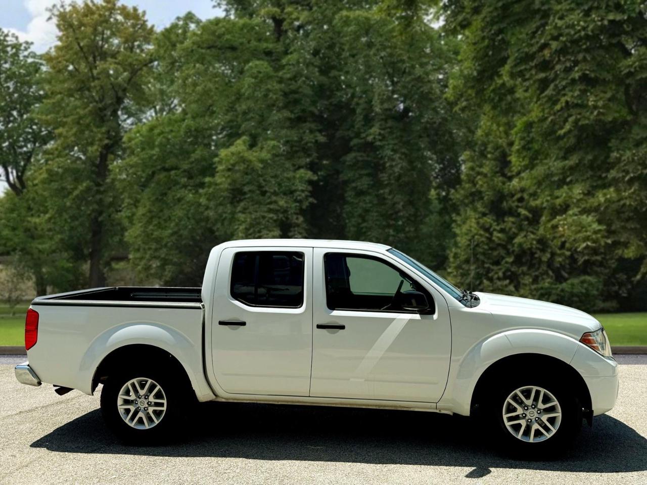 Nissan Frontier 2WD Crew Cab SWB Auto SV 2016