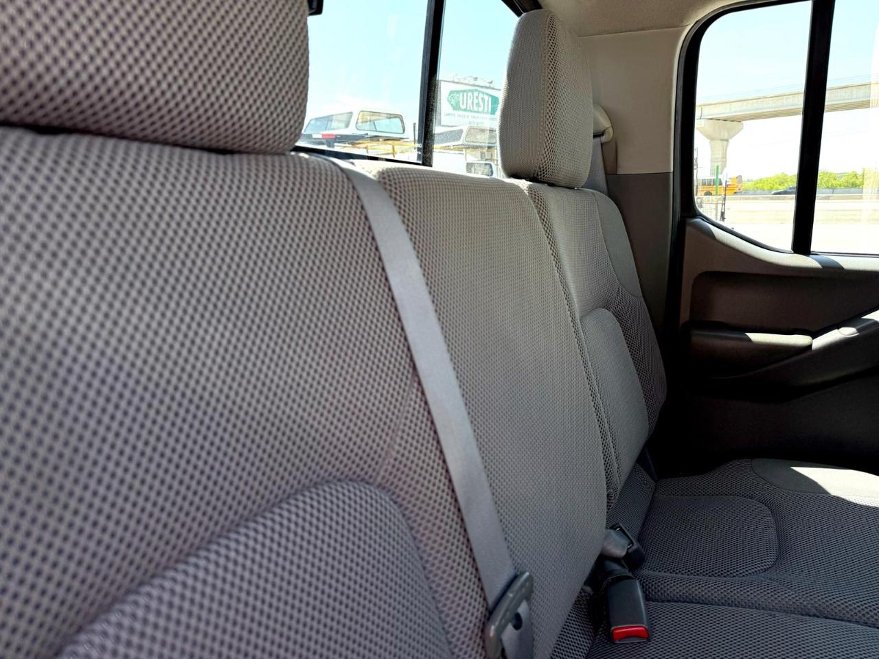 Nissan Frontier 2WD Crew Cab SWB Auto SV 2016
