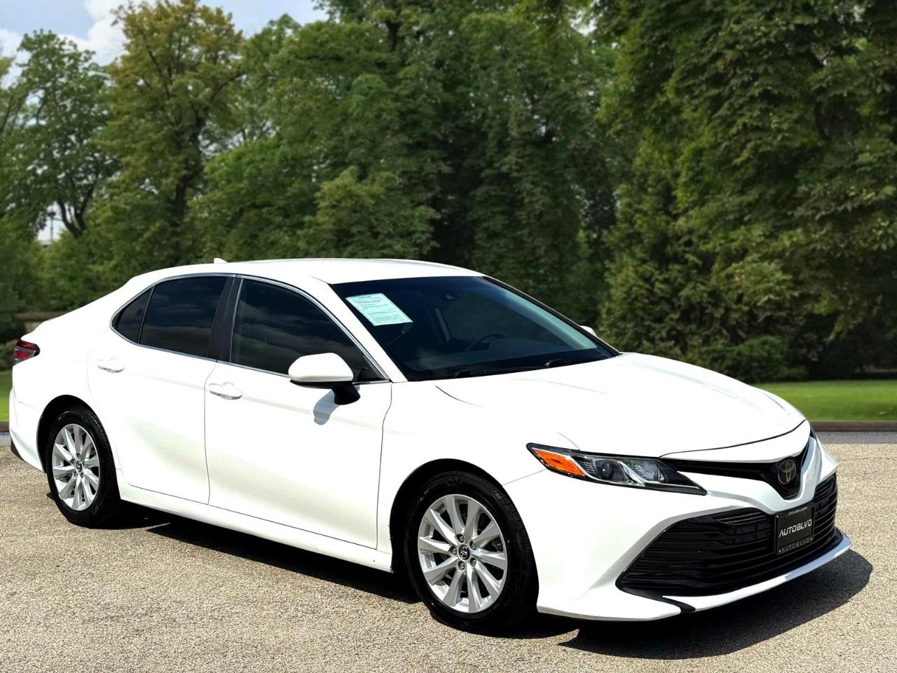 Toyota Camry LE Auto (Natl) 2020