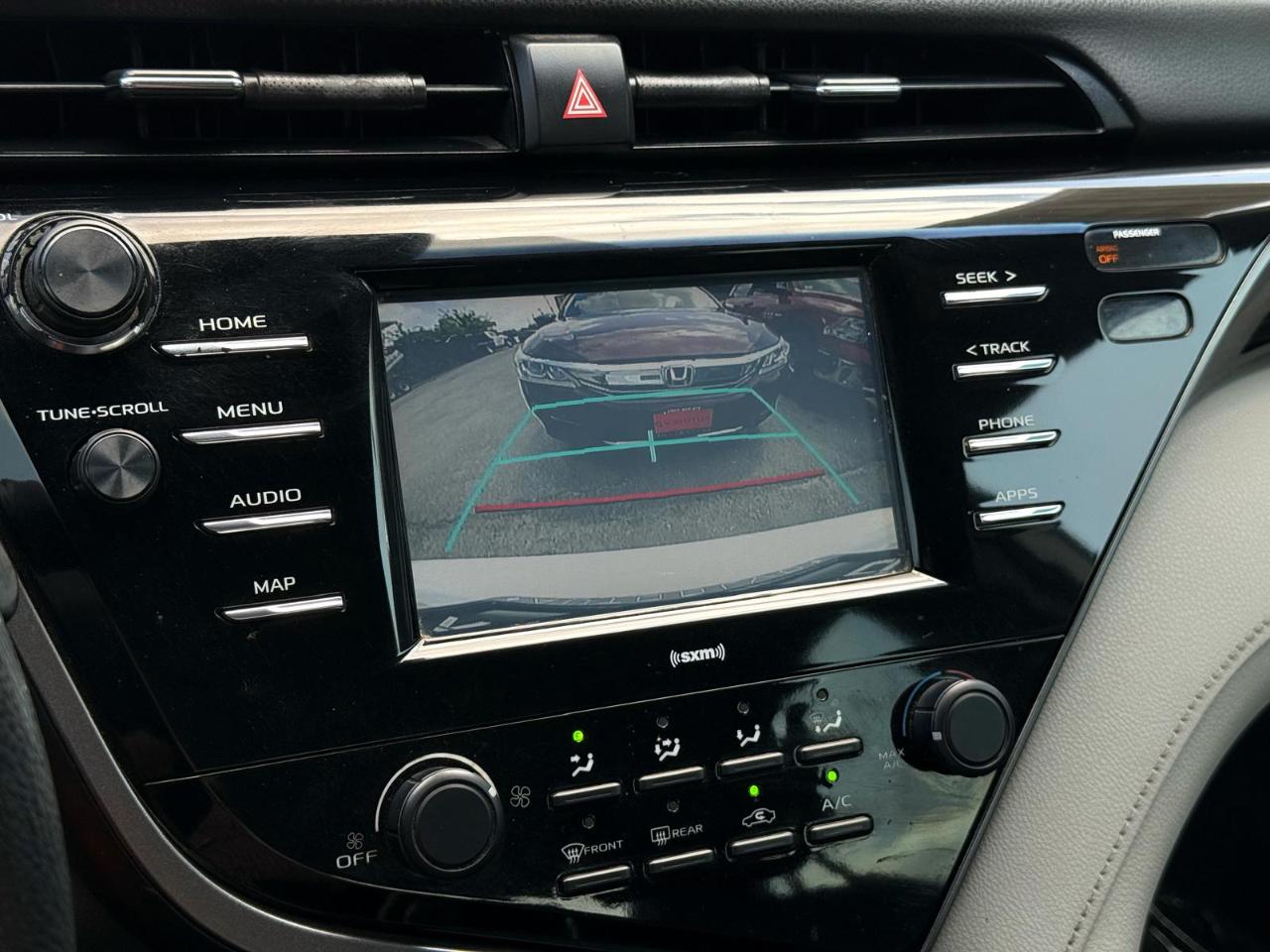 Toyota Camry LE Auto (Natl) 2020