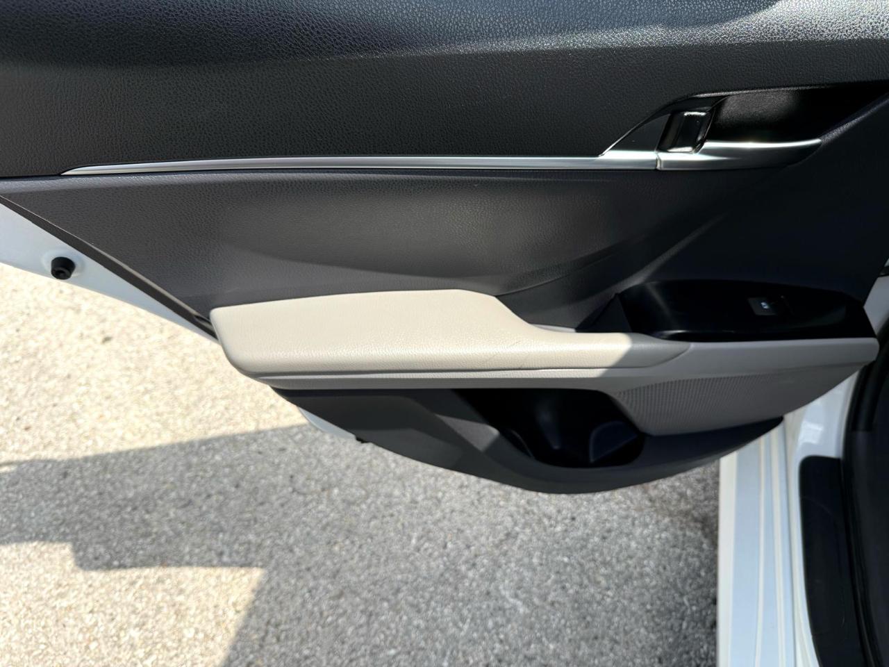 Toyota Camry LE Auto (Natl) 2020