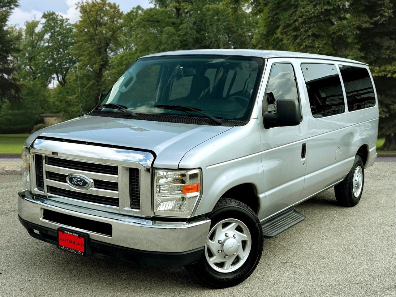 Ford Econoline Wagon E-350 Super Duty XLT 2014