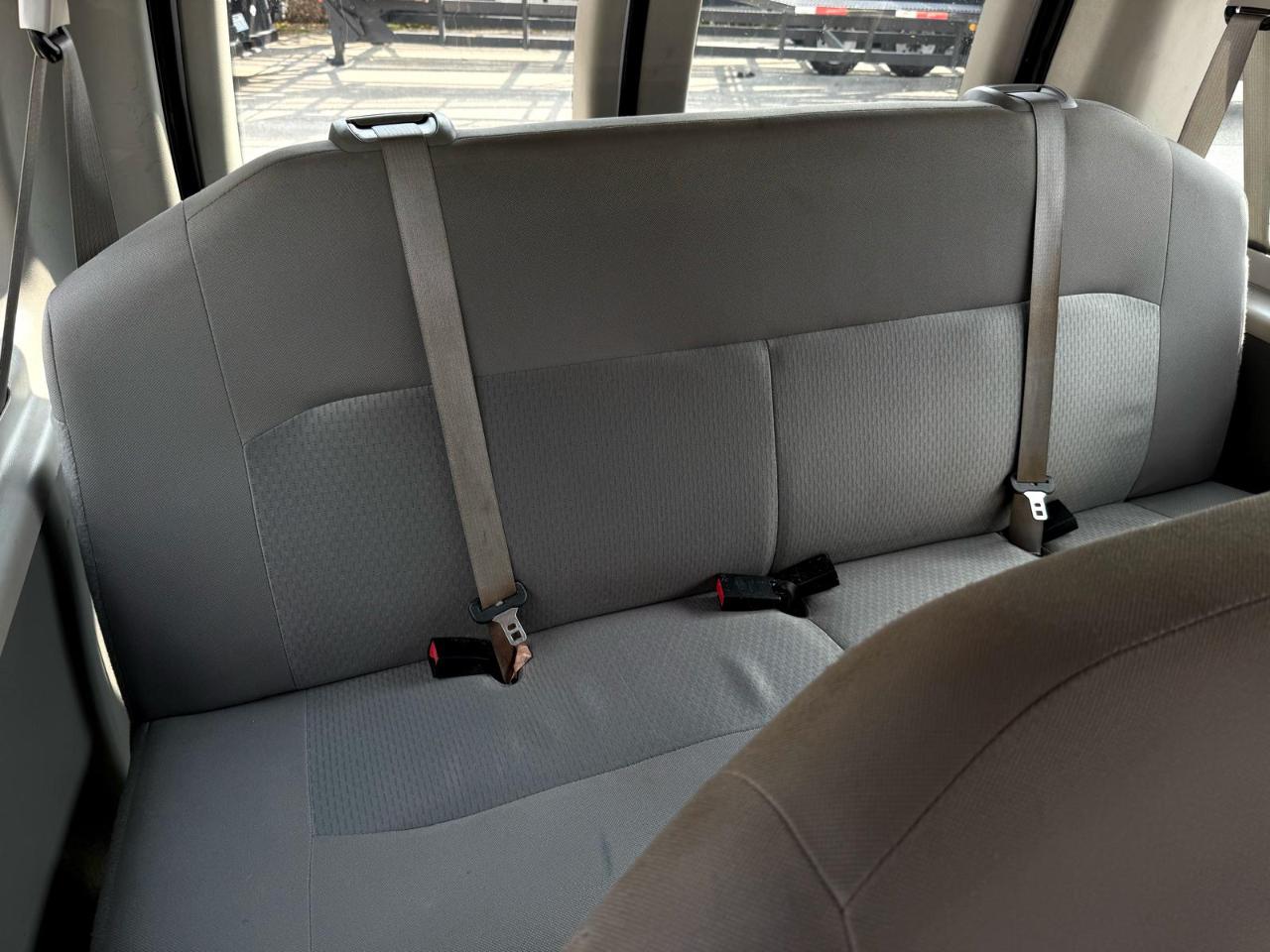 Ford Econoline Wagon E-350 Super Duty XLT 2014