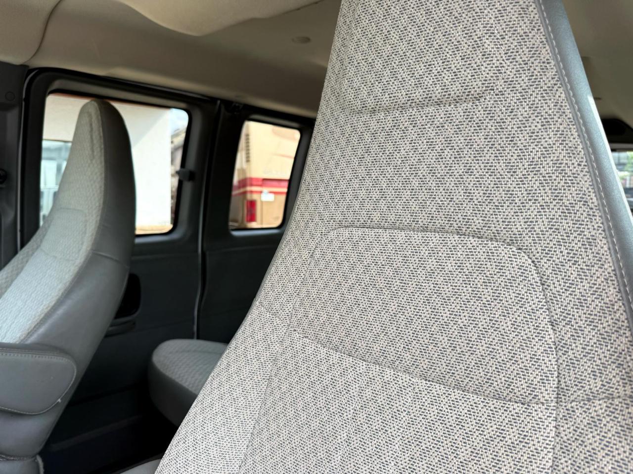 Chevrolet Express Passenger RWD 3500 135" LT 2018