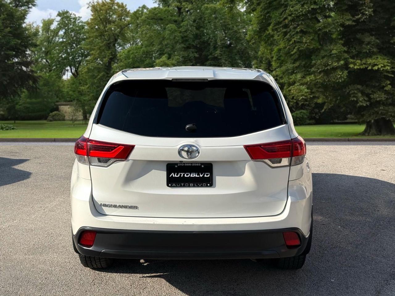 Toyota Highlander LE I4 FWD (Natl) 2018