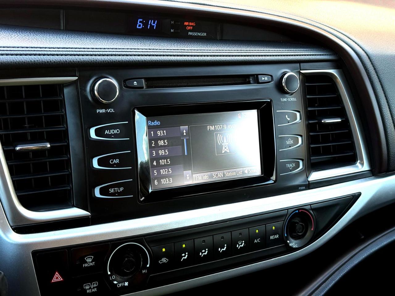 Toyota Highlander LE I4 FWD (Natl) 2018