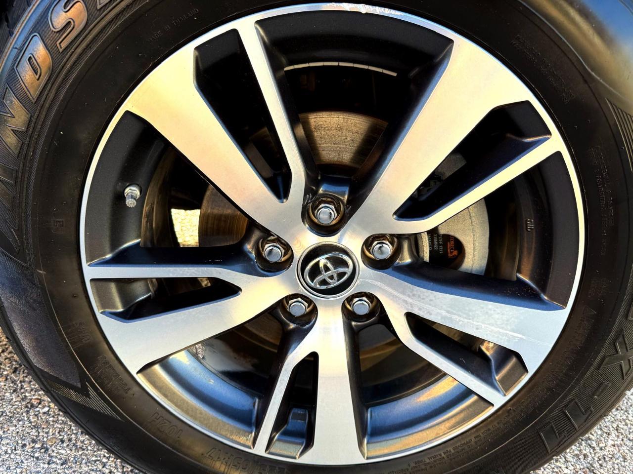 Toyota RAV4 FWD 4dr XLE (Natl) 2016