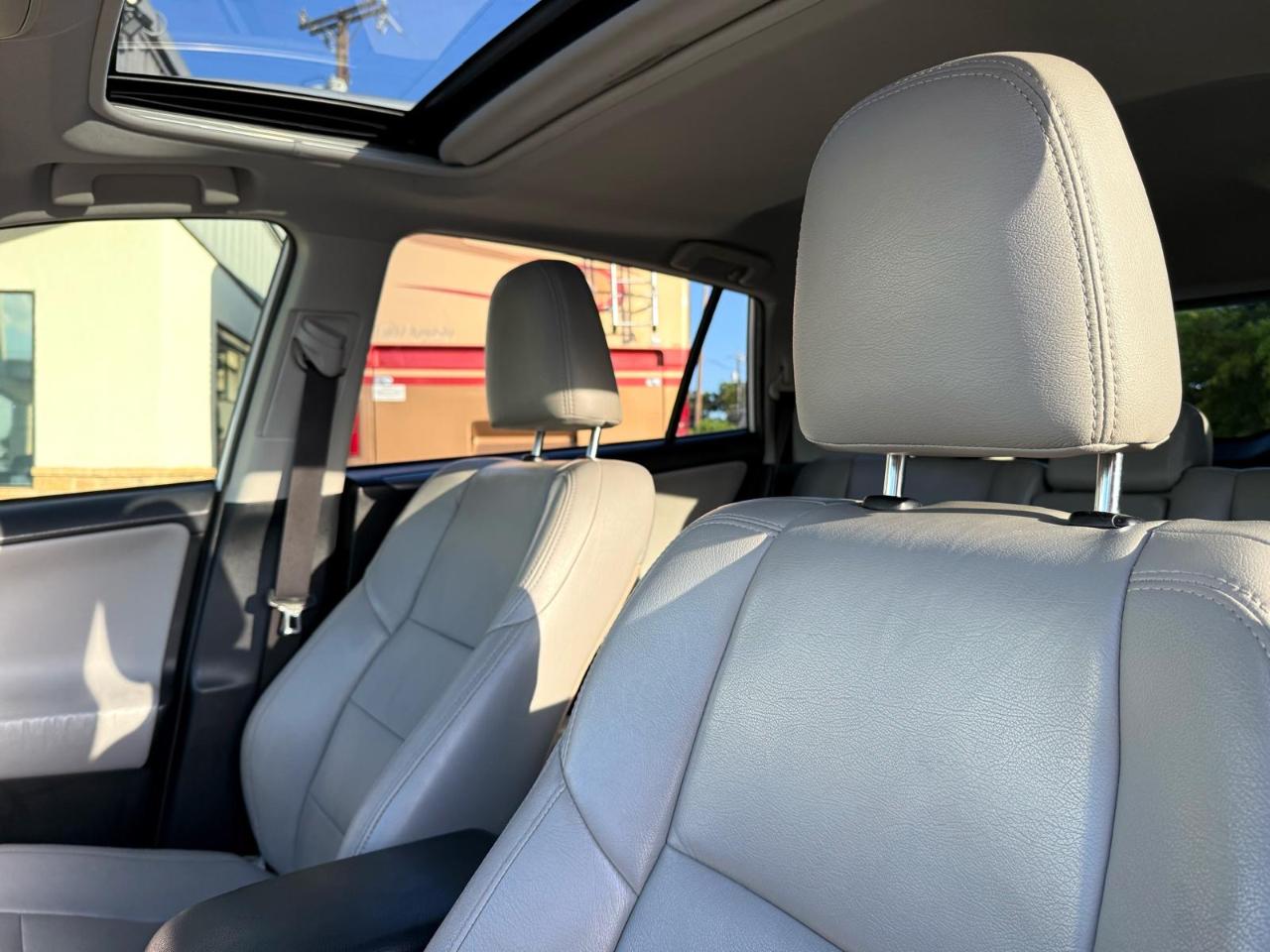 Toyota RAV4 FWD 4dr XLE (Natl) 2016