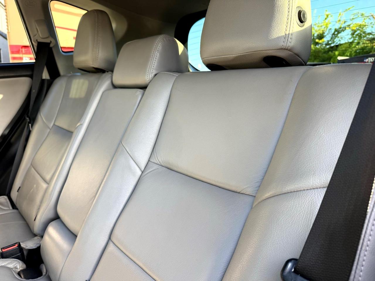 Toyota RAV4 FWD 4dr XLE (Natl) 2016