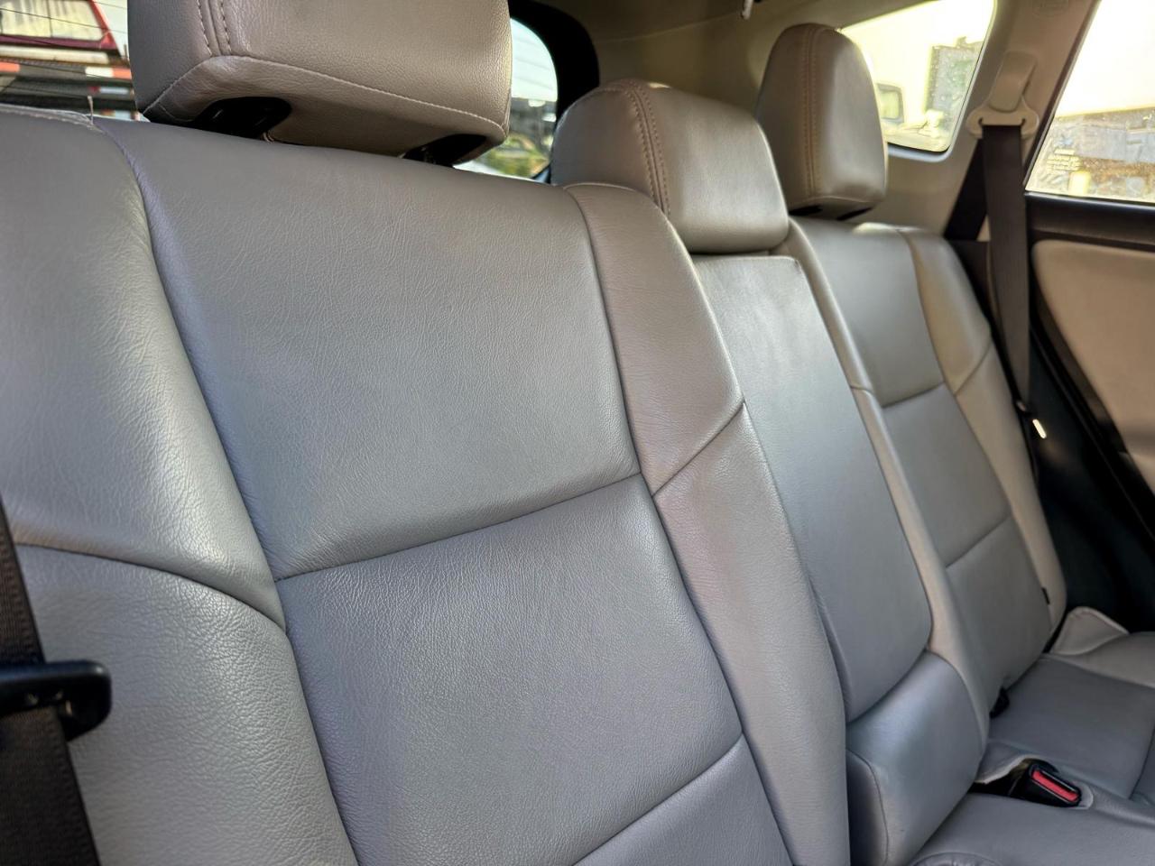 Toyota RAV4 FWD 4dr XLE (Natl) 2016