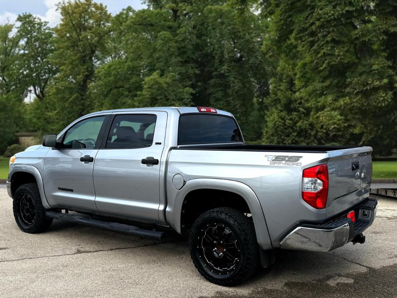 Toyota Tundra 2WD Truck CrewMax 4.6L V8 6-Spd AT SR5 (Natl) 2016