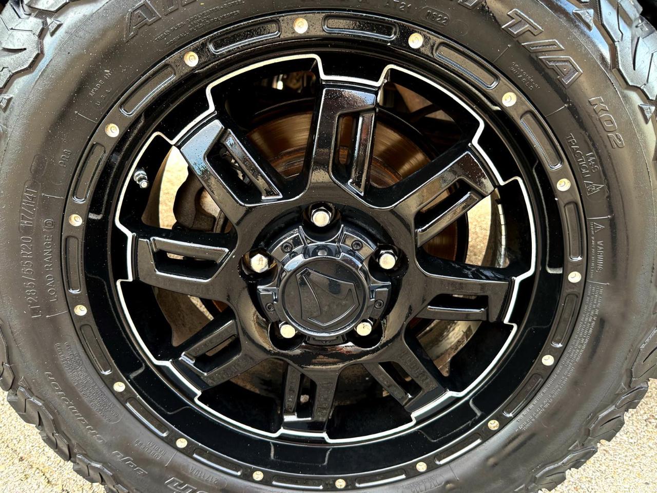 Toyota Tundra 2WD Truck CrewMax 4.6L V8 6-Spd AT SR5 (Natl) 2016