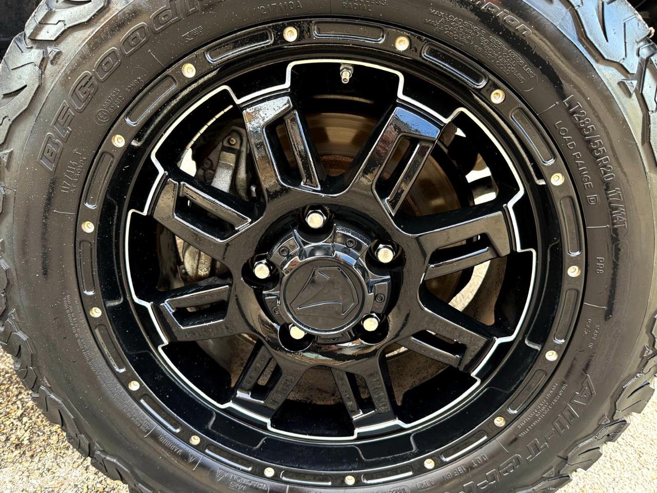Toyota Tundra 2WD Truck CrewMax 4.6L V8 6-Spd AT SR5 (Natl) 2016