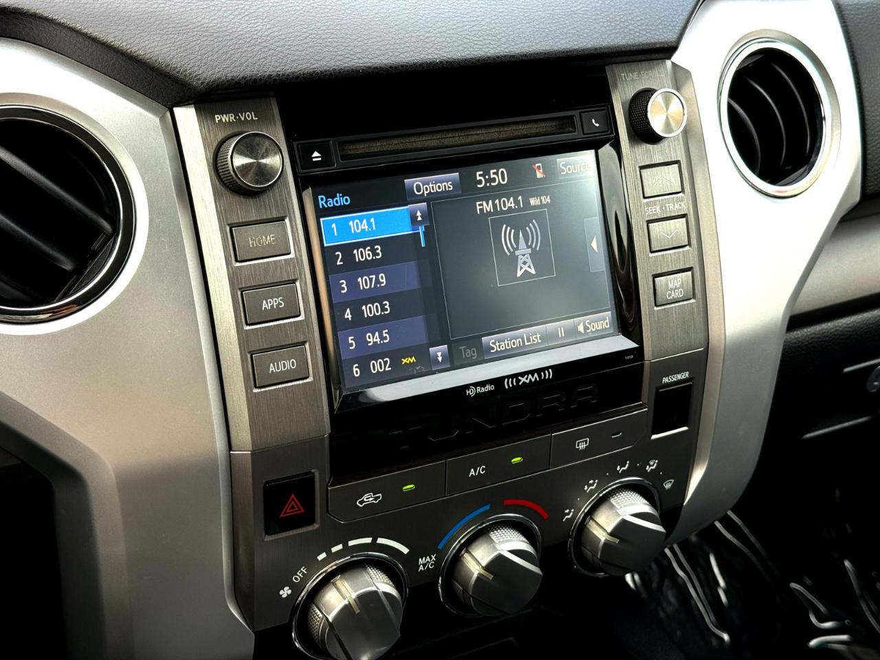 Toyota Tundra 2WD Truck CrewMax 4.6L V8 6-Spd AT SR5 (Natl) 2016