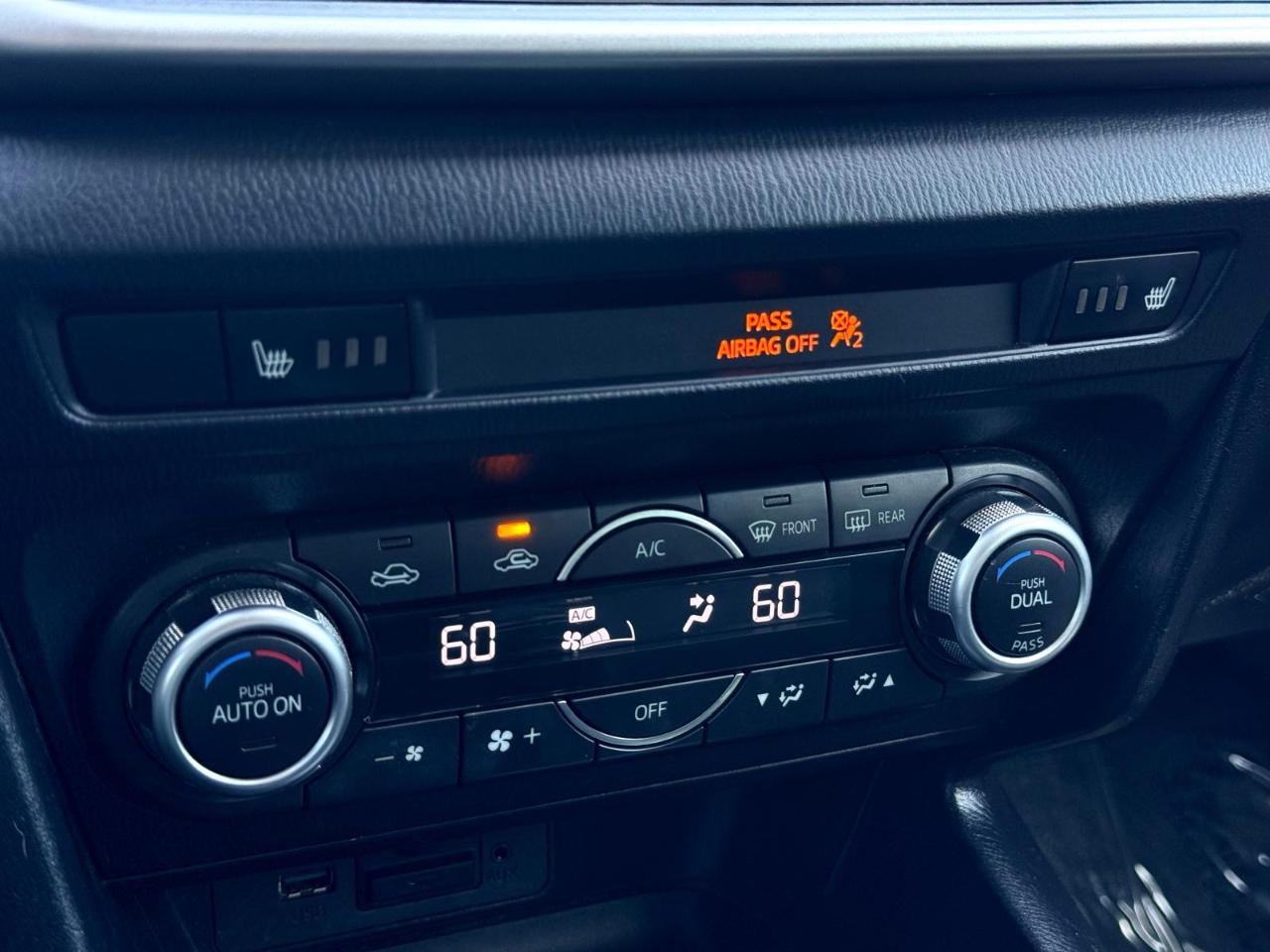 Mazda Mazda3 4-Door Touring Auto 2018