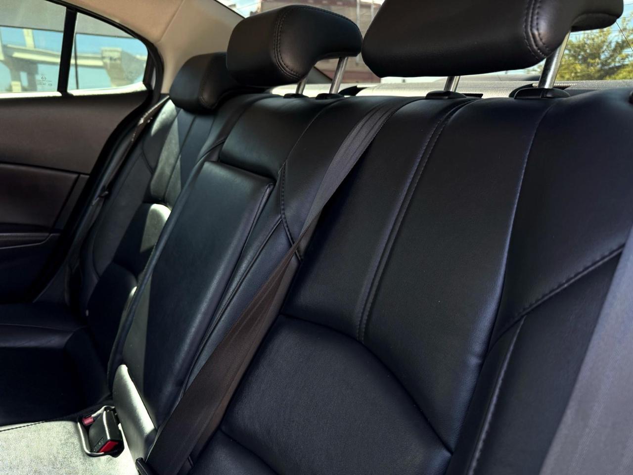 Mazda Mazda3 4-Door Touring Auto 2018