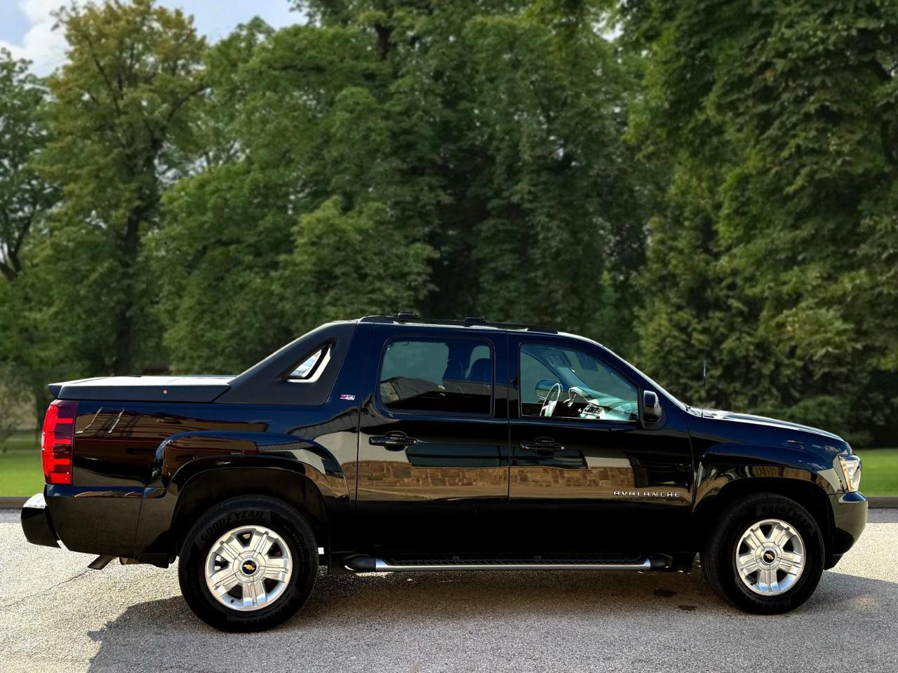 Chevrolet Avalanche 1500 Z71 2011
