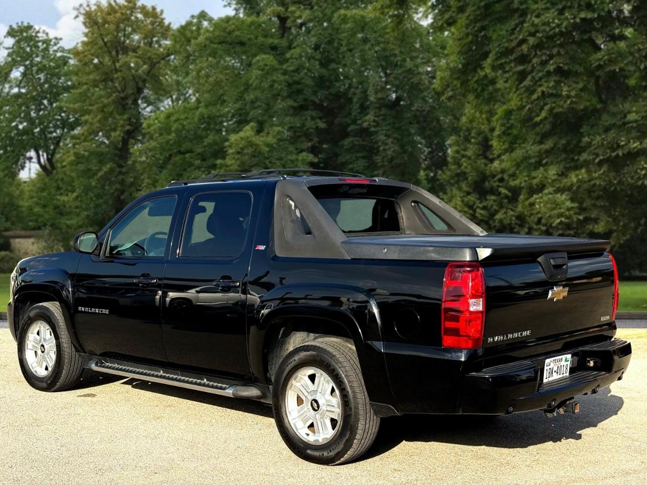 Chevrolet Avalanche 1500 Z71 2011