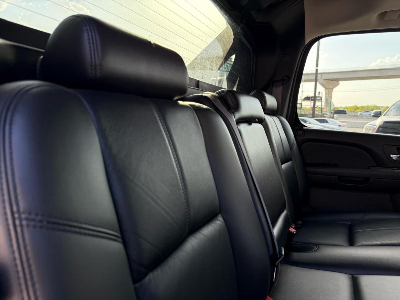 Chevrolet Avalanche 1500 Z71 2011