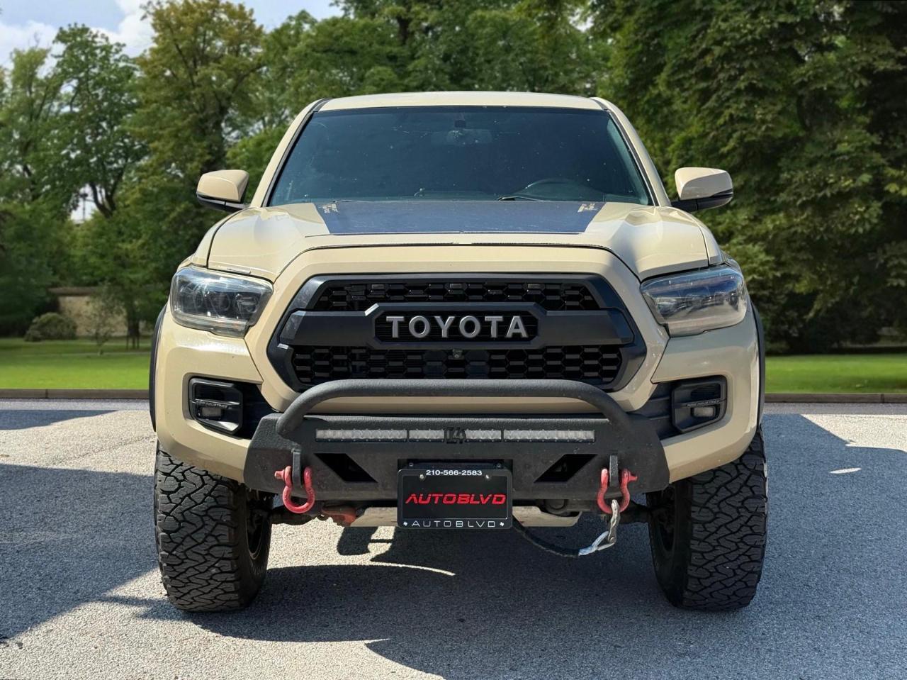 Toyota Tacoma 4WD TRD Off Road Double Cab 5' Bed V6 AT (Natl) 2017
