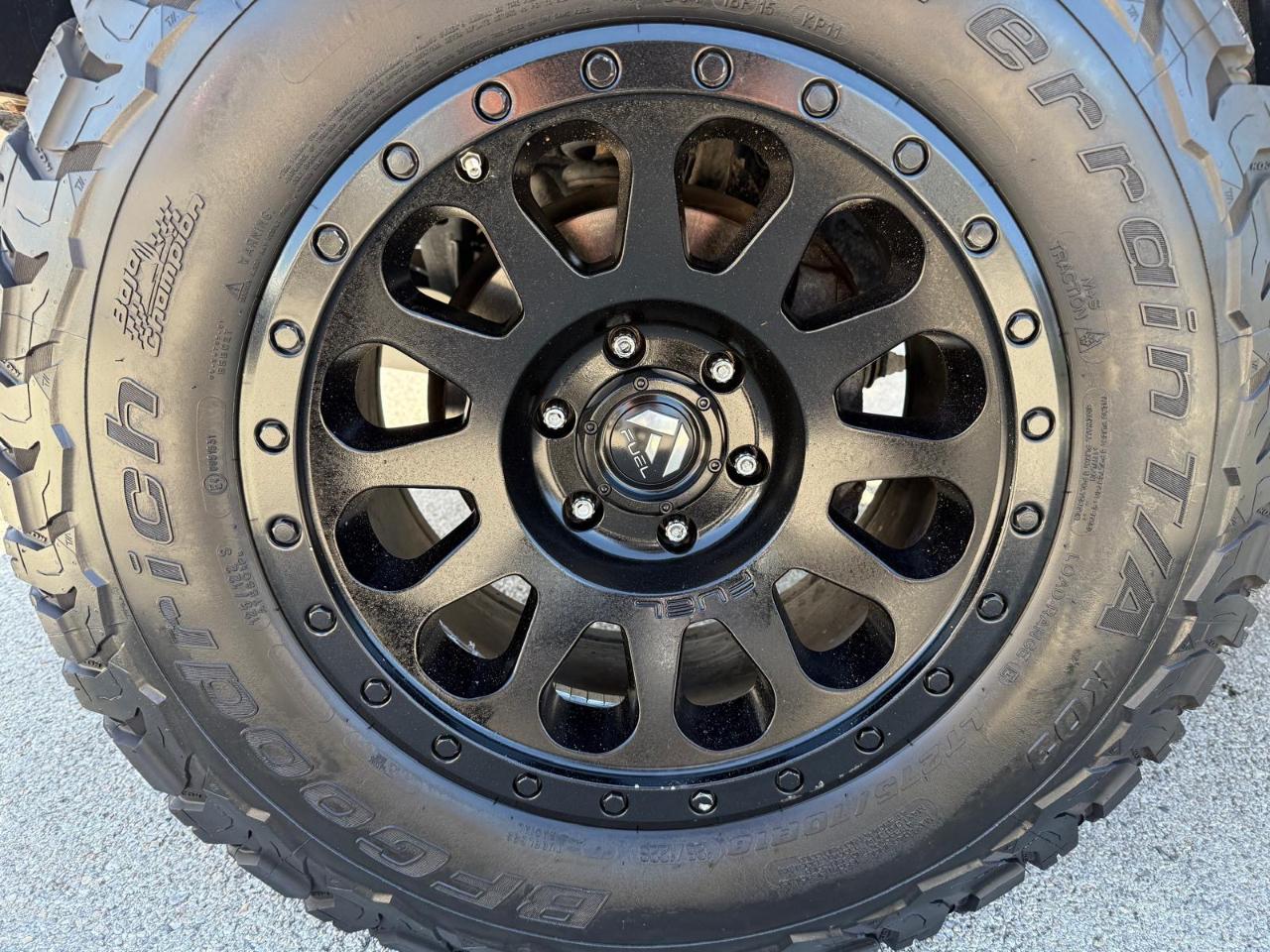 Toyota Tacoma 4WD TRD Off Road Double Cab 5' Bed V6 AT (Natl) 2017