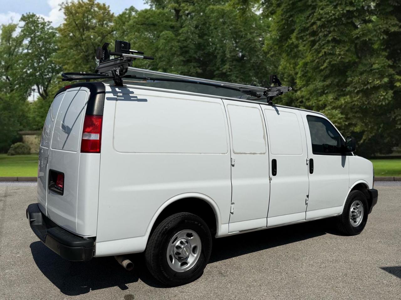 Chevrolet Express Cargo Van RWD 2500 135" 2020