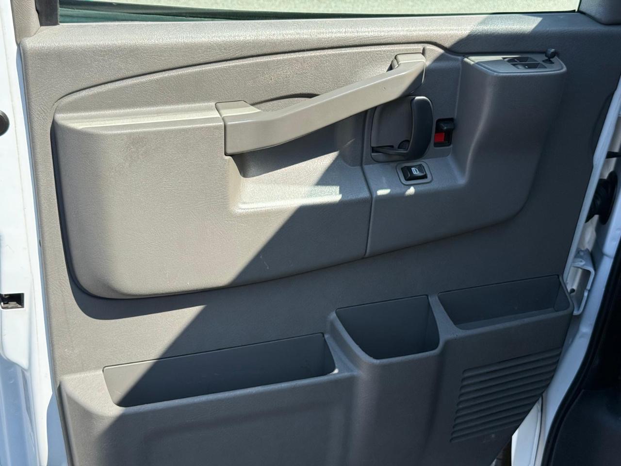 Chevrolet Express Cargo Van RWD 2500 135" 2020