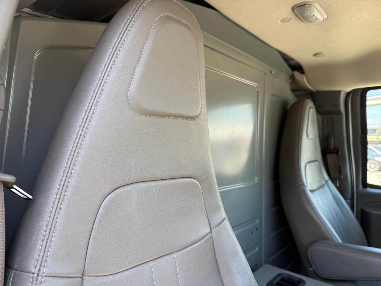 Chevrolet Express Cargo Van RWD 2500 135" 2020