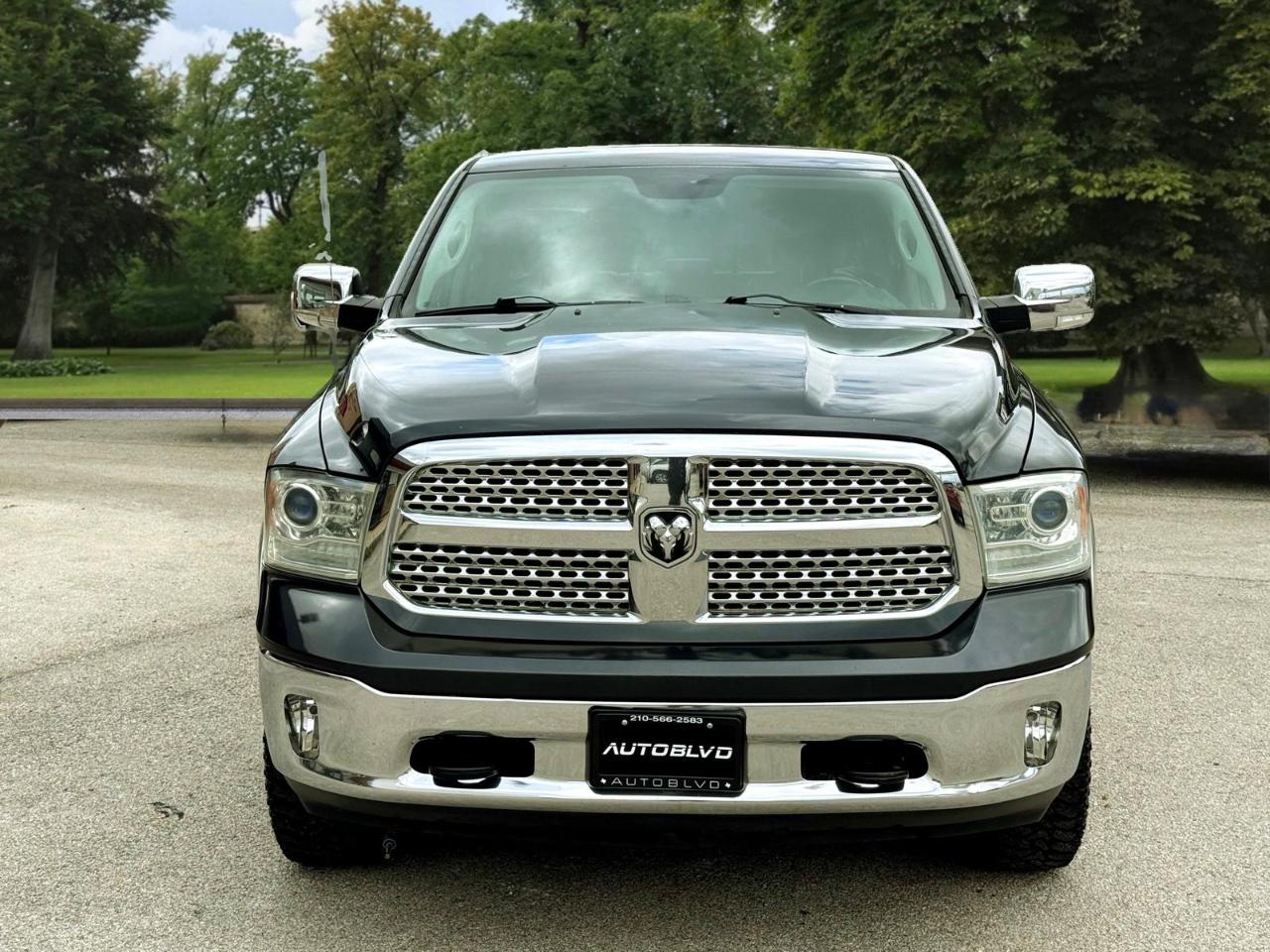 RAM 1500 4WD Crew Cab 149" Laramie 2014