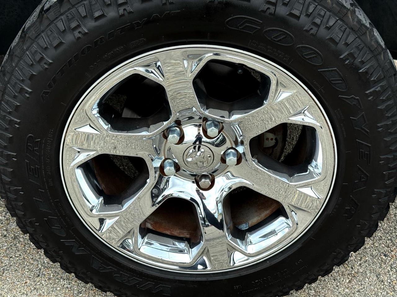RAM 1500 4WD Crew Cab 149" Laramie 2014
