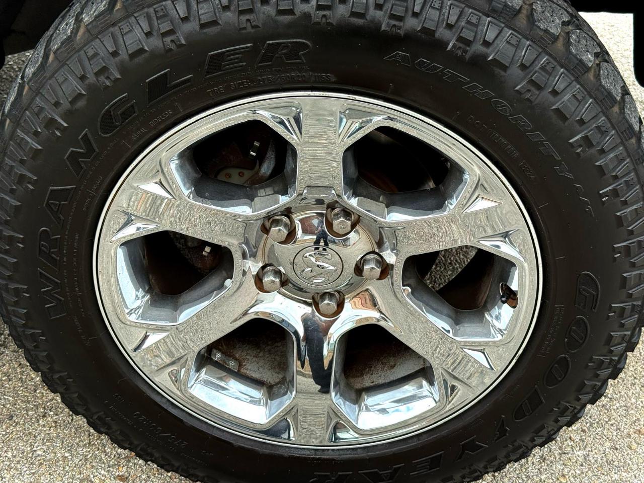 RAM 1500 4WD Crew Cab 149" Laramie 2014