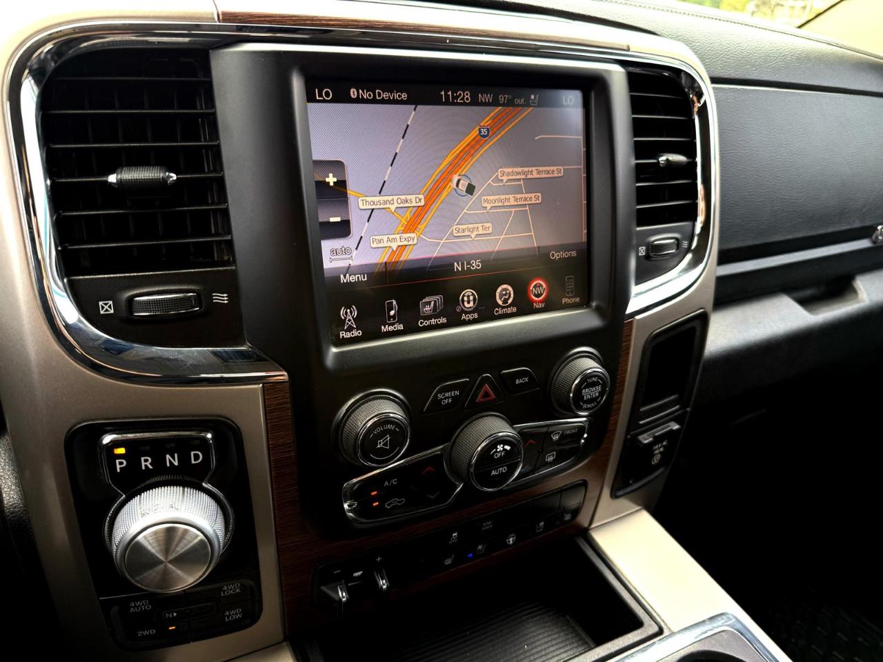 RAM 1500 4WD Crew Cab 149" Laramie 2014