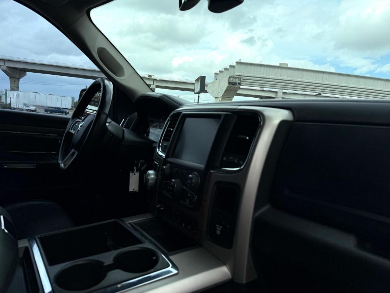 RAM 1500 4WD Crew Cab 149" Laramie 2014