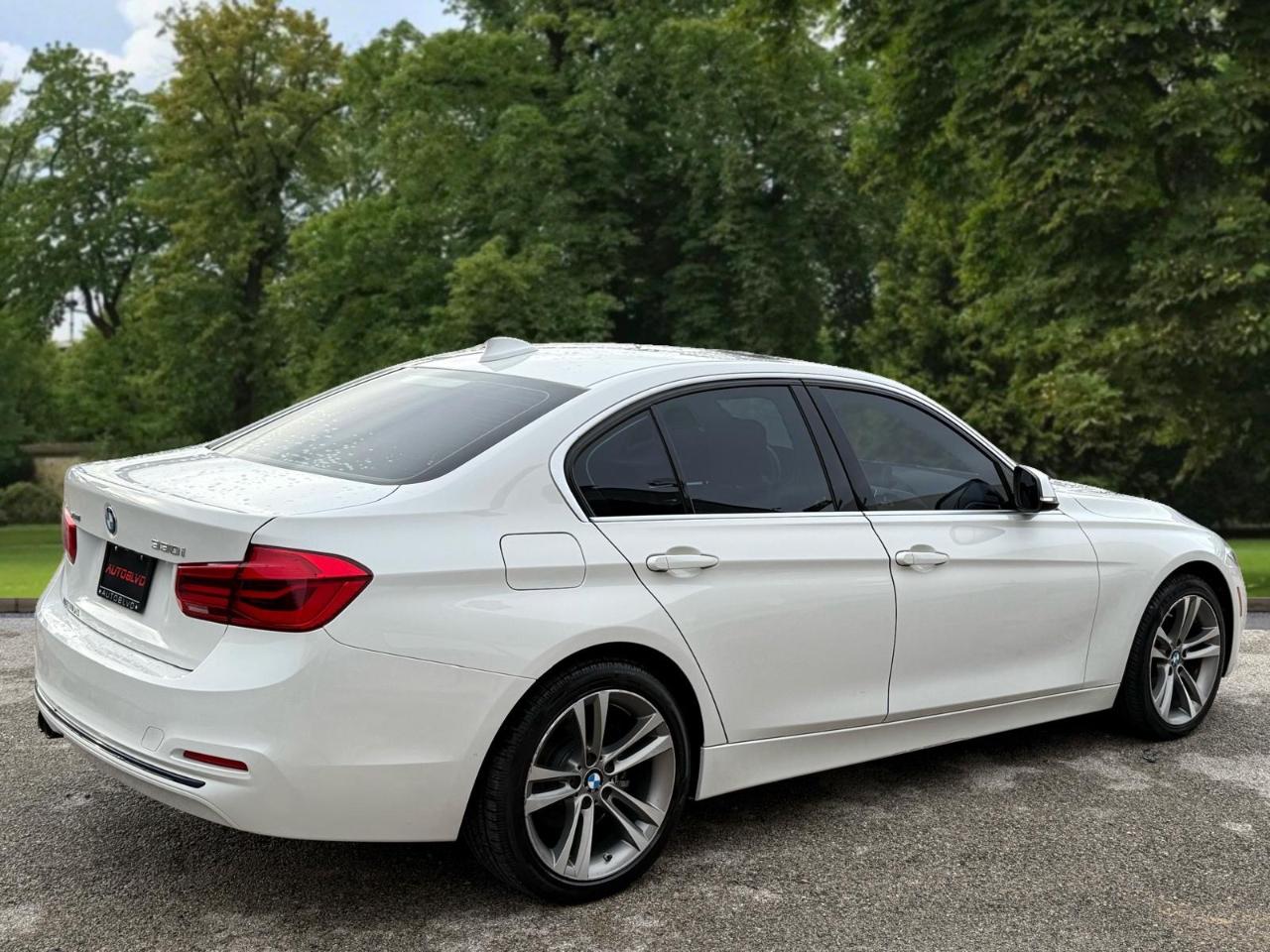 BMW 3 Series 330i xDrive Sedan 2018